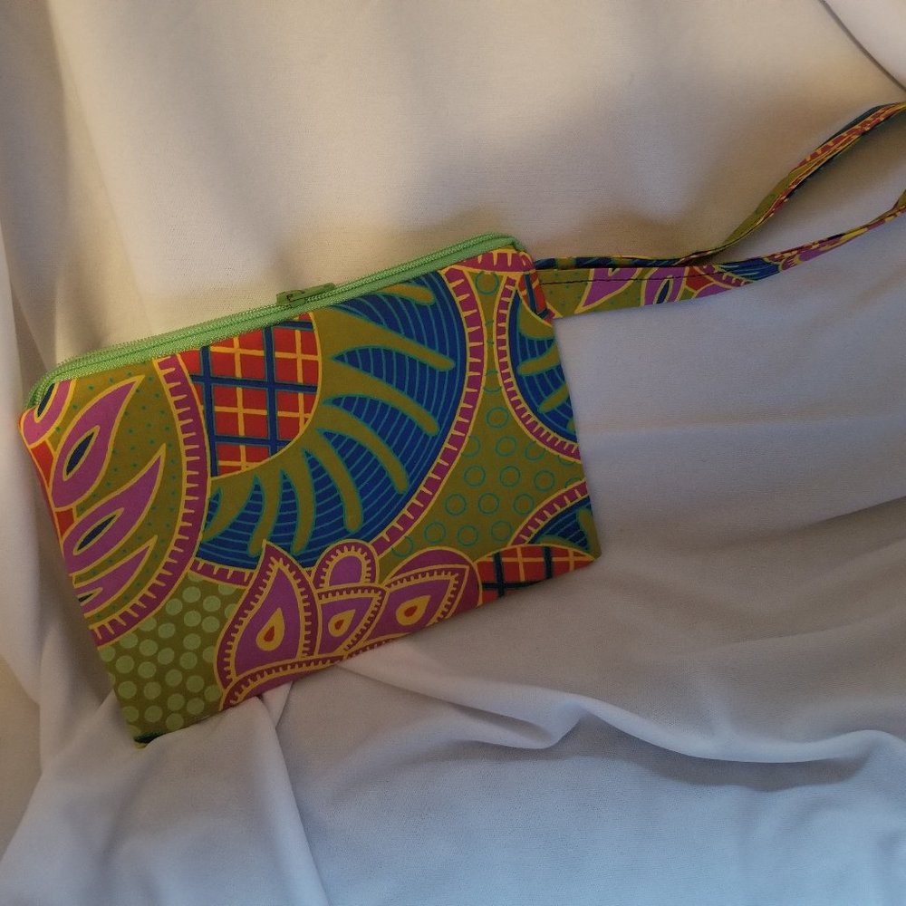 Bertha Print Wristlet